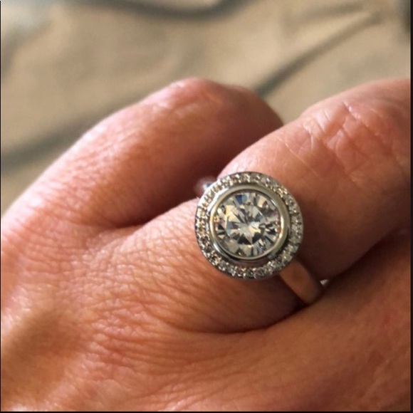 Brand new ring showdown - Picture 2 of 4